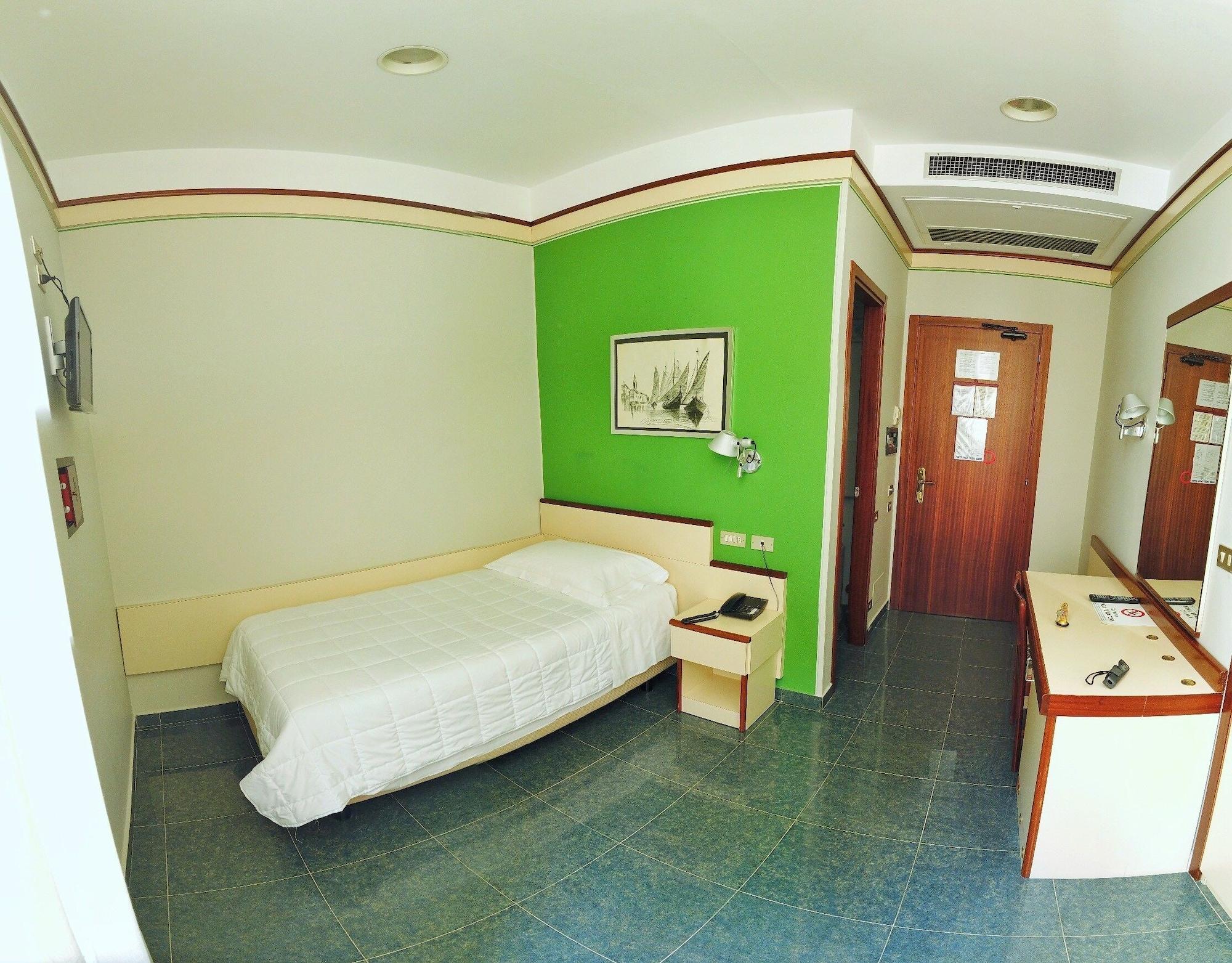 Le Petit Hotel Torino Esterno foto