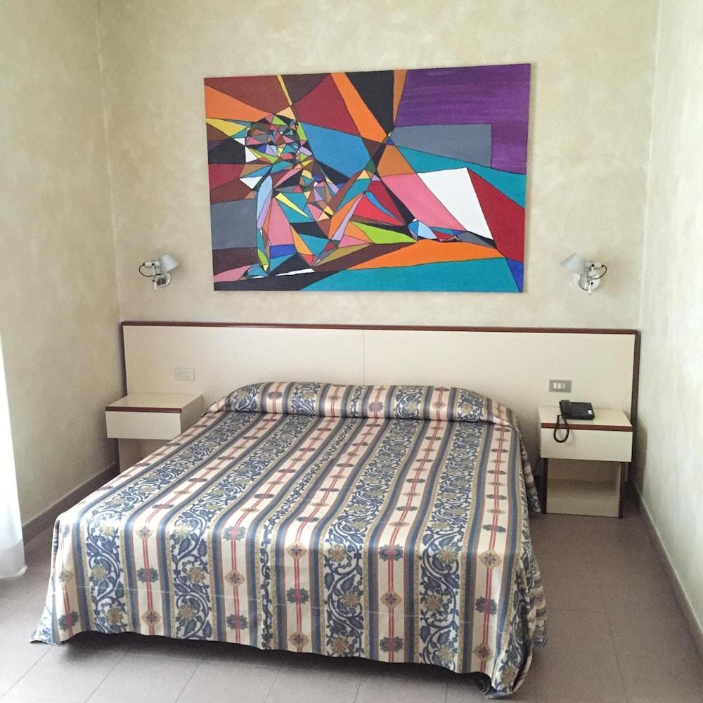 Le Petit Hotel Torino Esterno foto