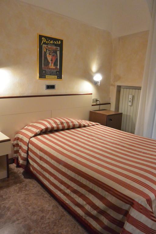 Le Petit Hotel Torino Esterno foto