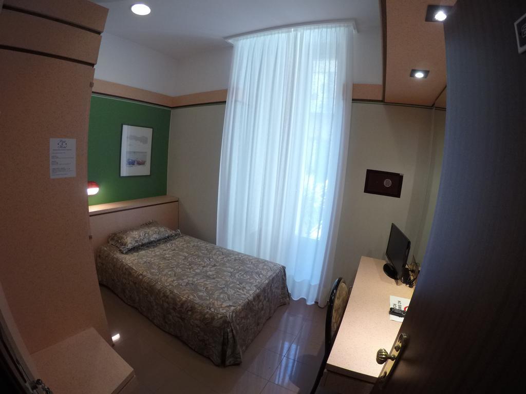 Le Petit Hotel Torino Esterno foto